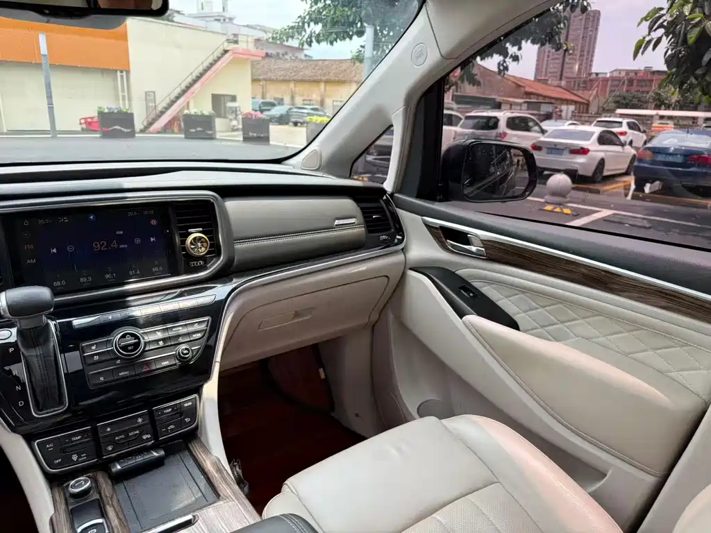 GAC Motor Trumpchi M8 2018 — фото 10