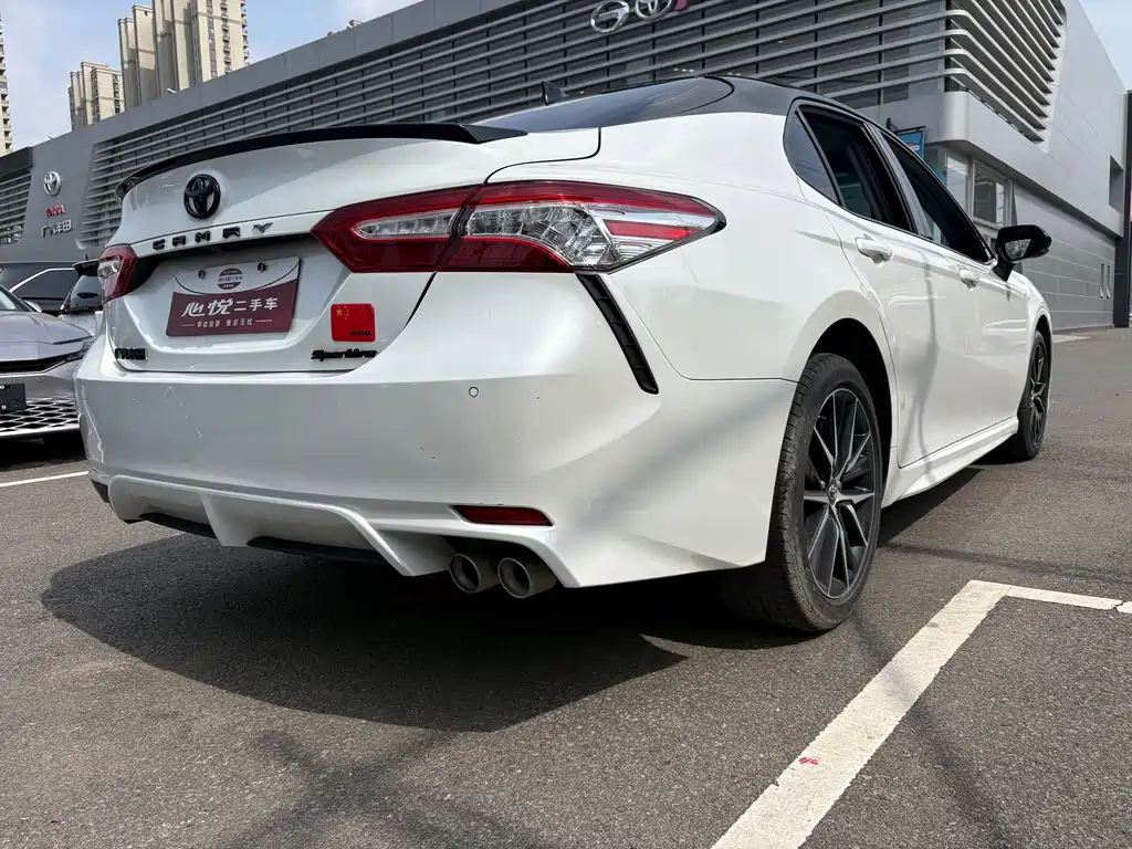Toyota Camry 2021 — фото 16
