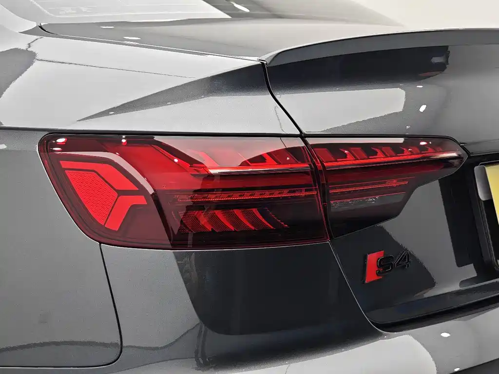 Audi S4 2025 — фото 16