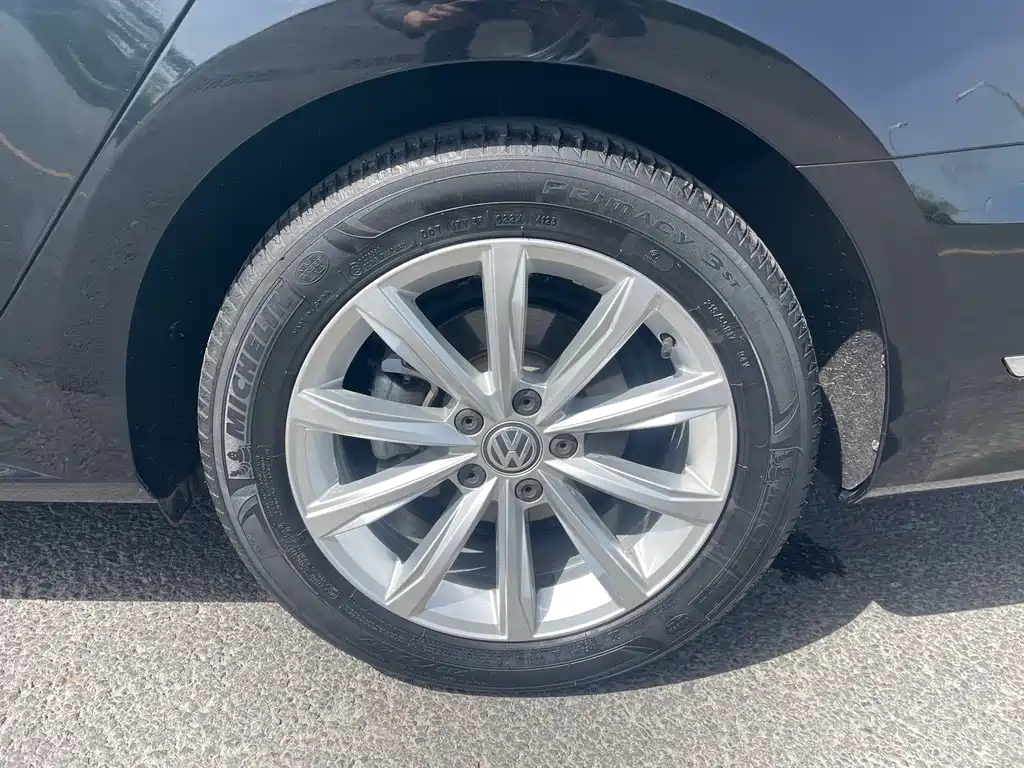 Volkswagen Passat 2018 — фото 18