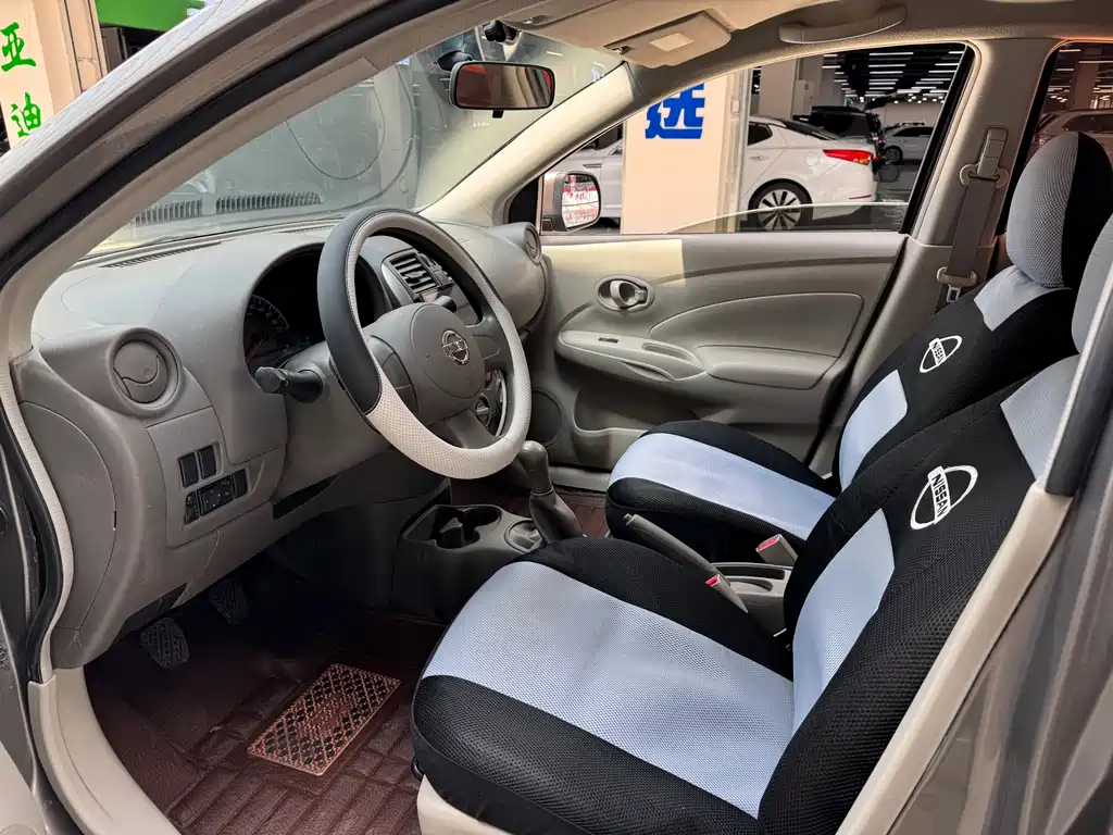 Nissan Sunny 2012 — фото 4