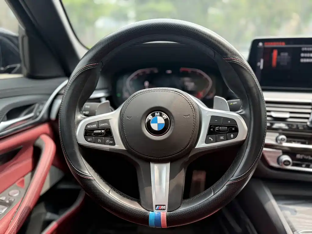 BMW 5 Series 2021 — фото 11