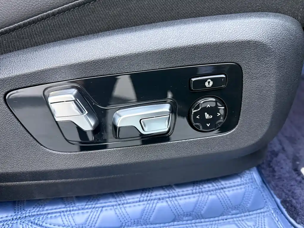 BMW X7 2020 — фото 19