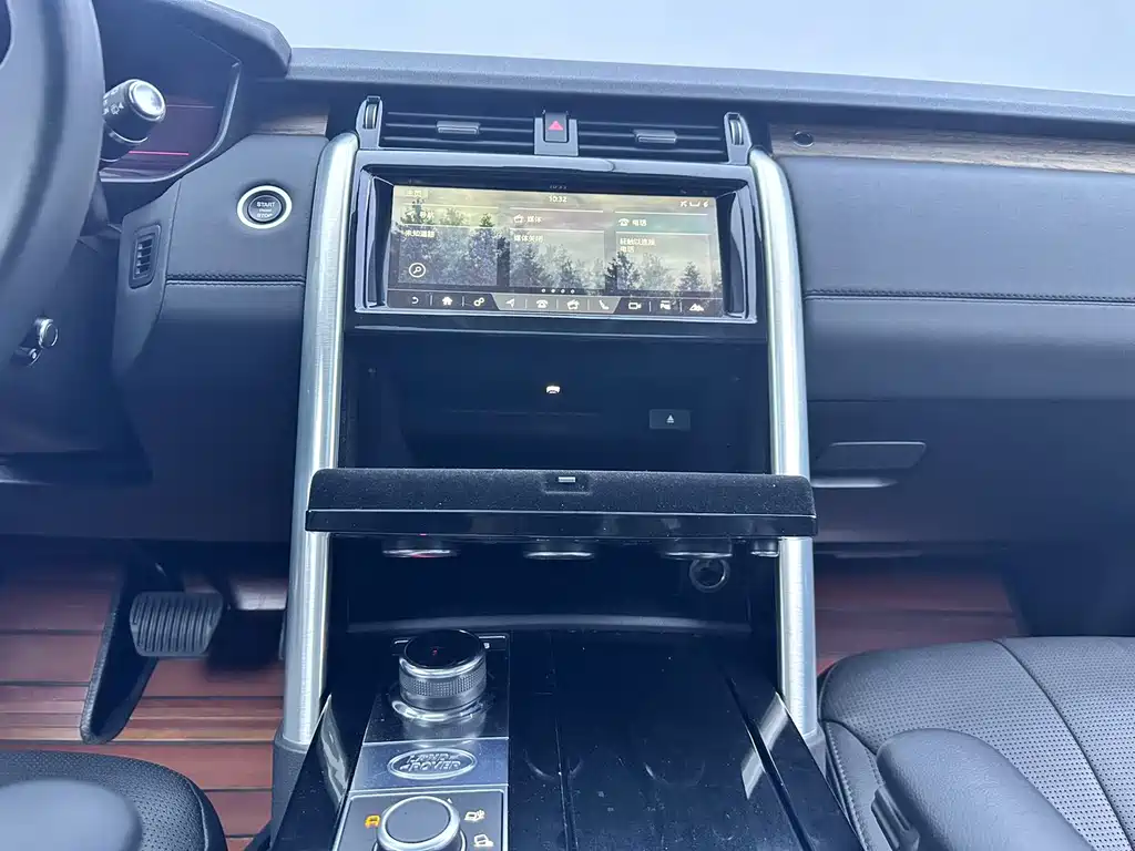 Land Rover Discovery 2019 — фото 10