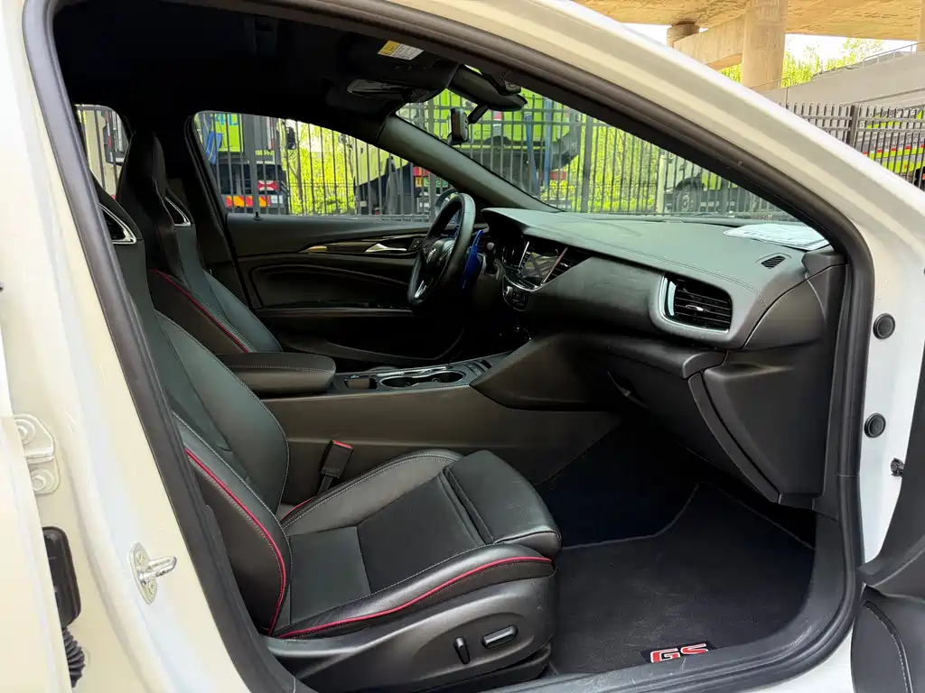 Buick Regal 2020 — фото 10