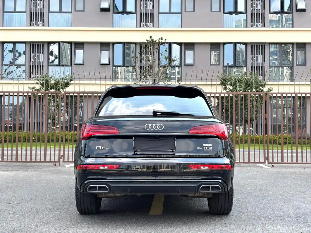 Audi Q5L 2023 — фото 12