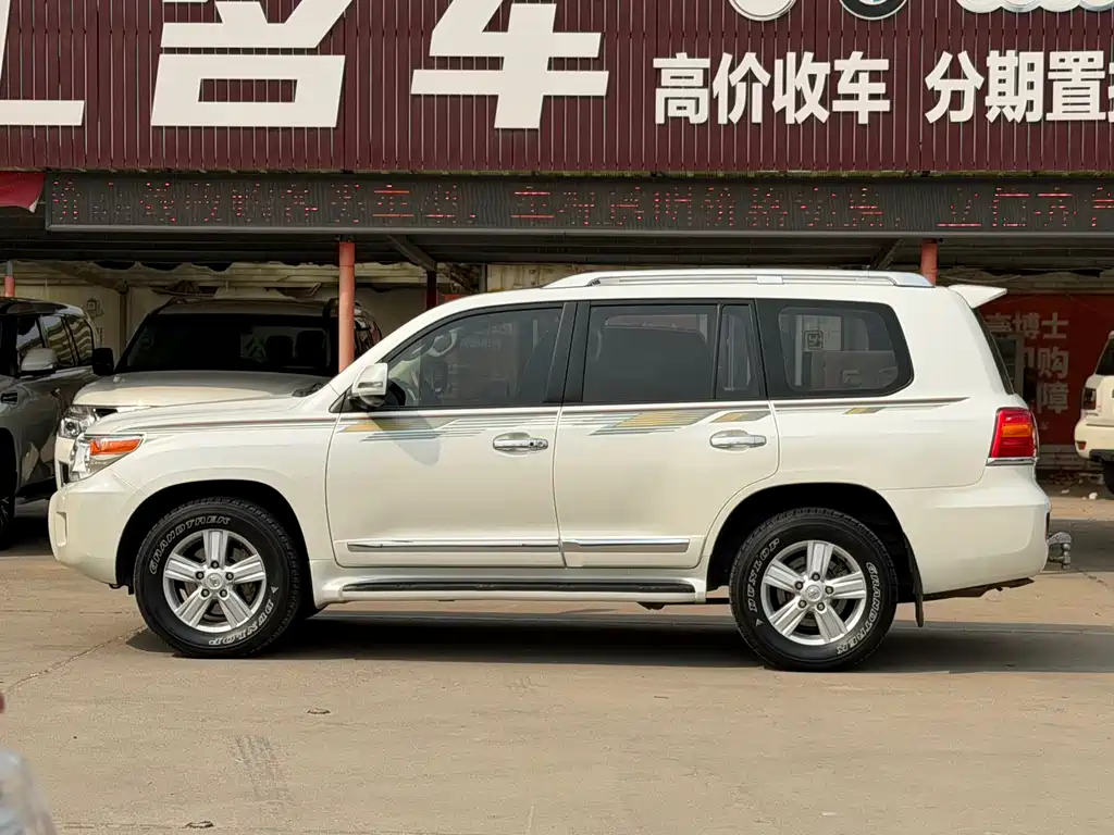 Toyota Land Cruiser 2016 — фото 5