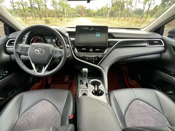 Toyota Camry 2021
