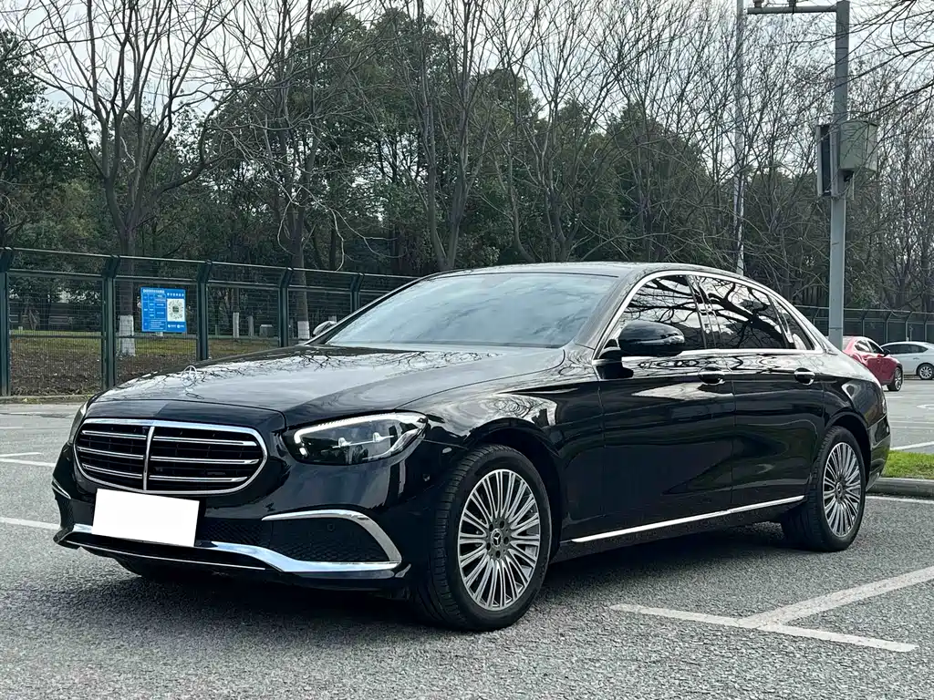 Mercedes-Benz E-Class 2022 — фото 1