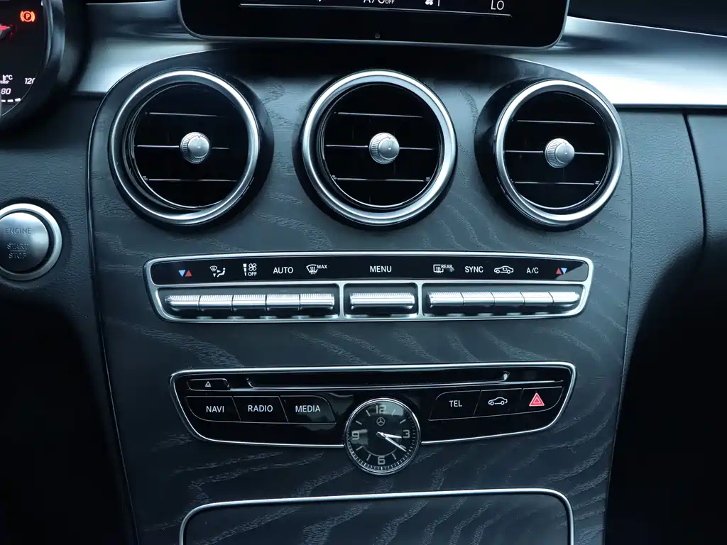 Mercedes-Benz C-Class 2018 — фото 19