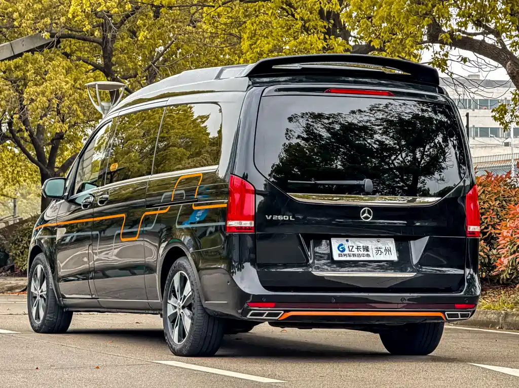 Mercedes-Benz V-Class 2022 — фото 38
