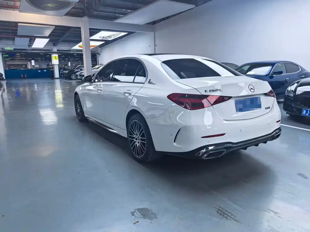 Mercedes-Benz C-Class 2023 — фото 10