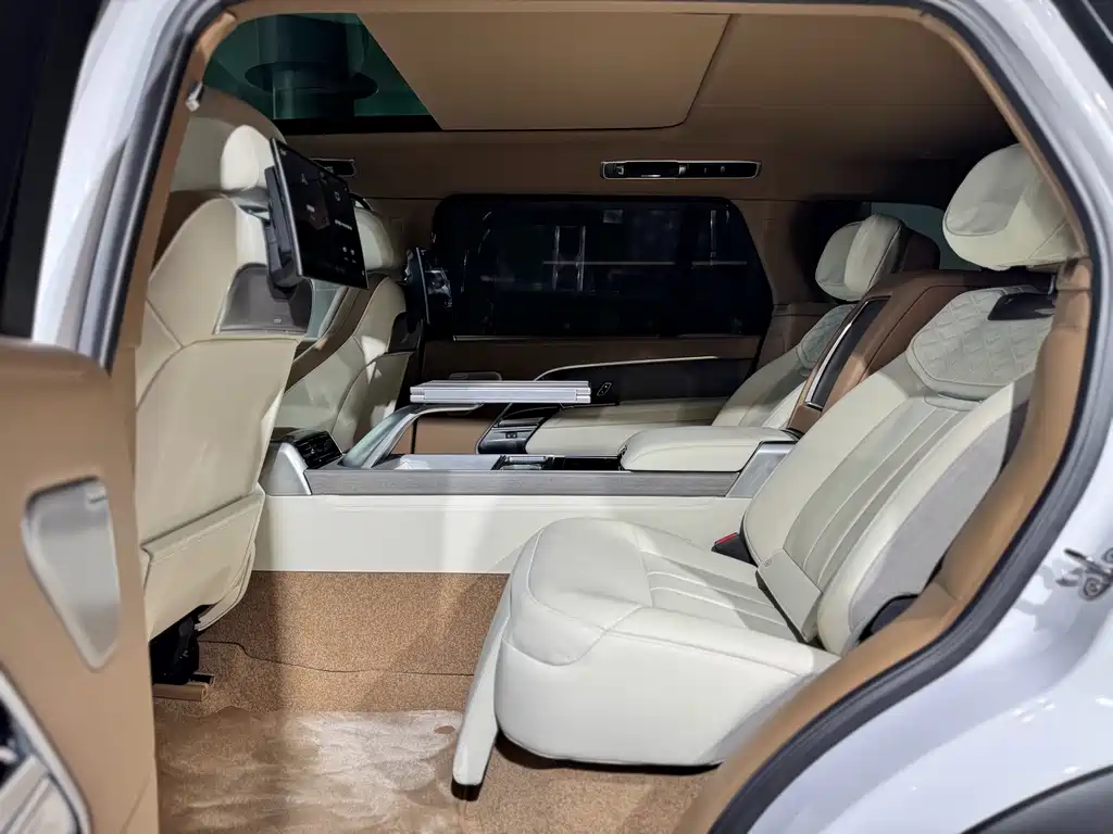 Land Rover Range Rover 2024 — фото 14