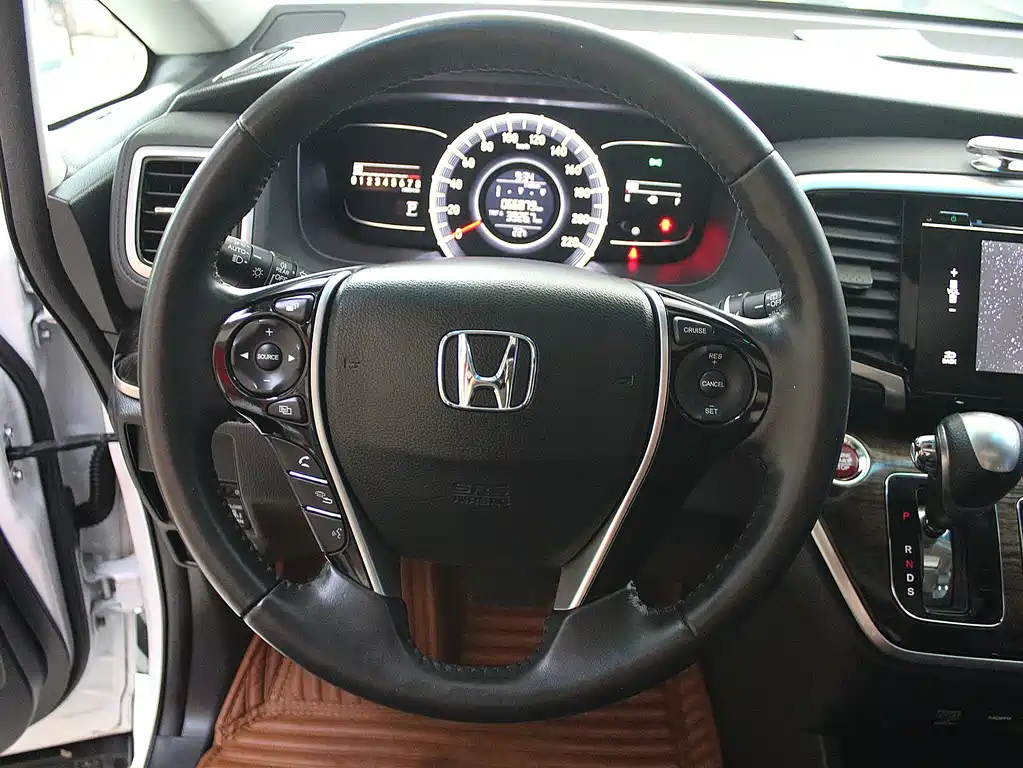 Honda Odyssey 2018 — фото 17