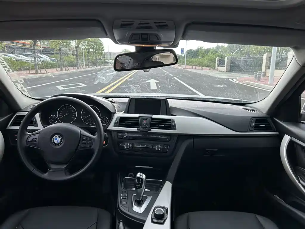 BMW 3 Series 2015 — фото 6