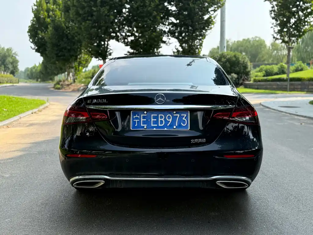 Mercedes-Benz E-Class 2023 — фото 7