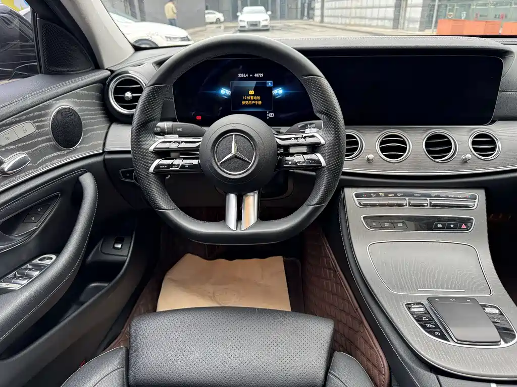 Mercedes-Benz E-Class 2022 — фото 11
