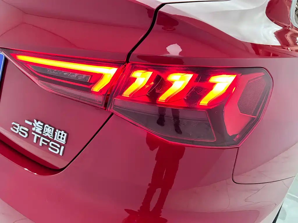 Audi A3 2021 — фото 23