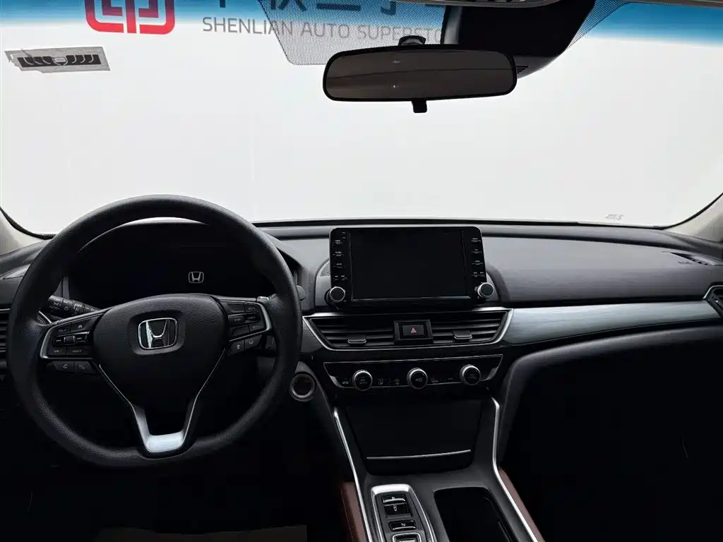 Honda Inspire 2021 — фото 13