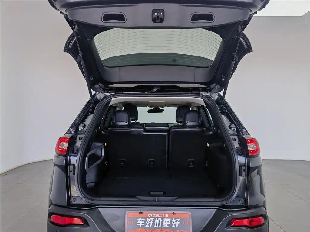 Jeep Cherokee 2016 — фото 16