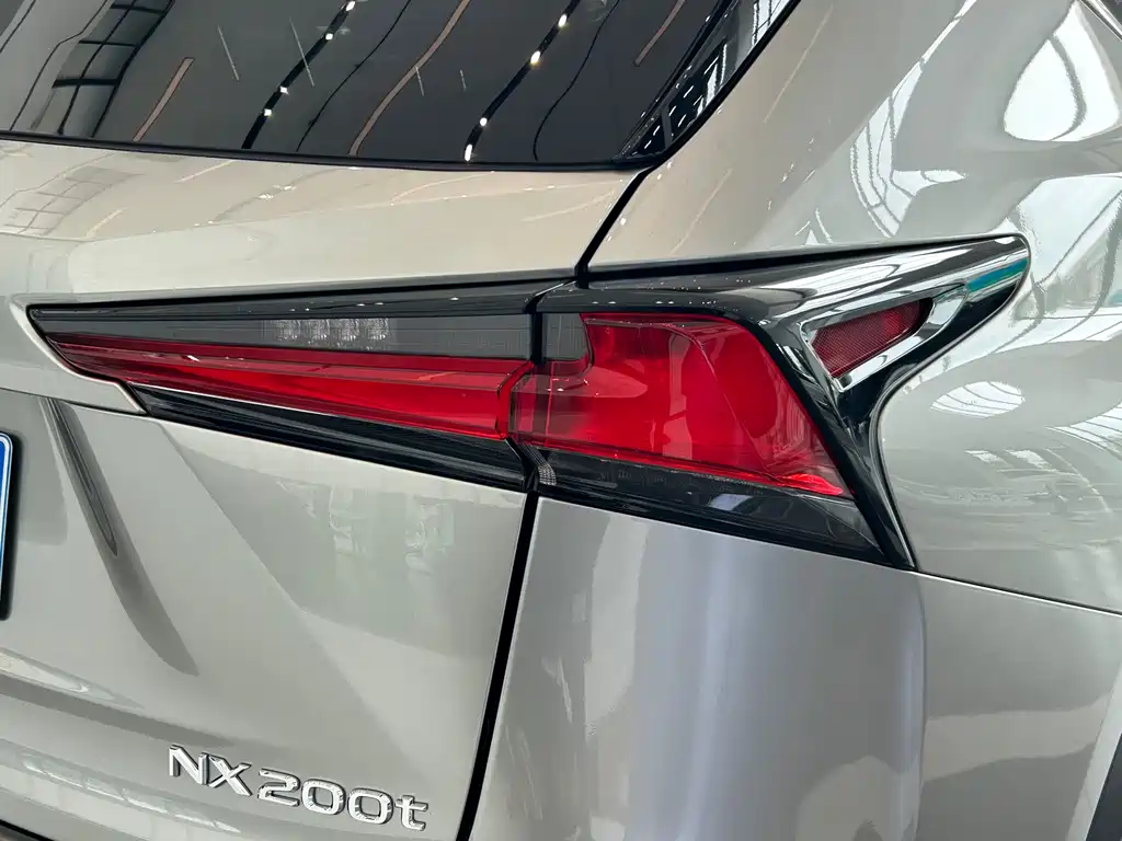 Lexus NX 2020 — фото 20