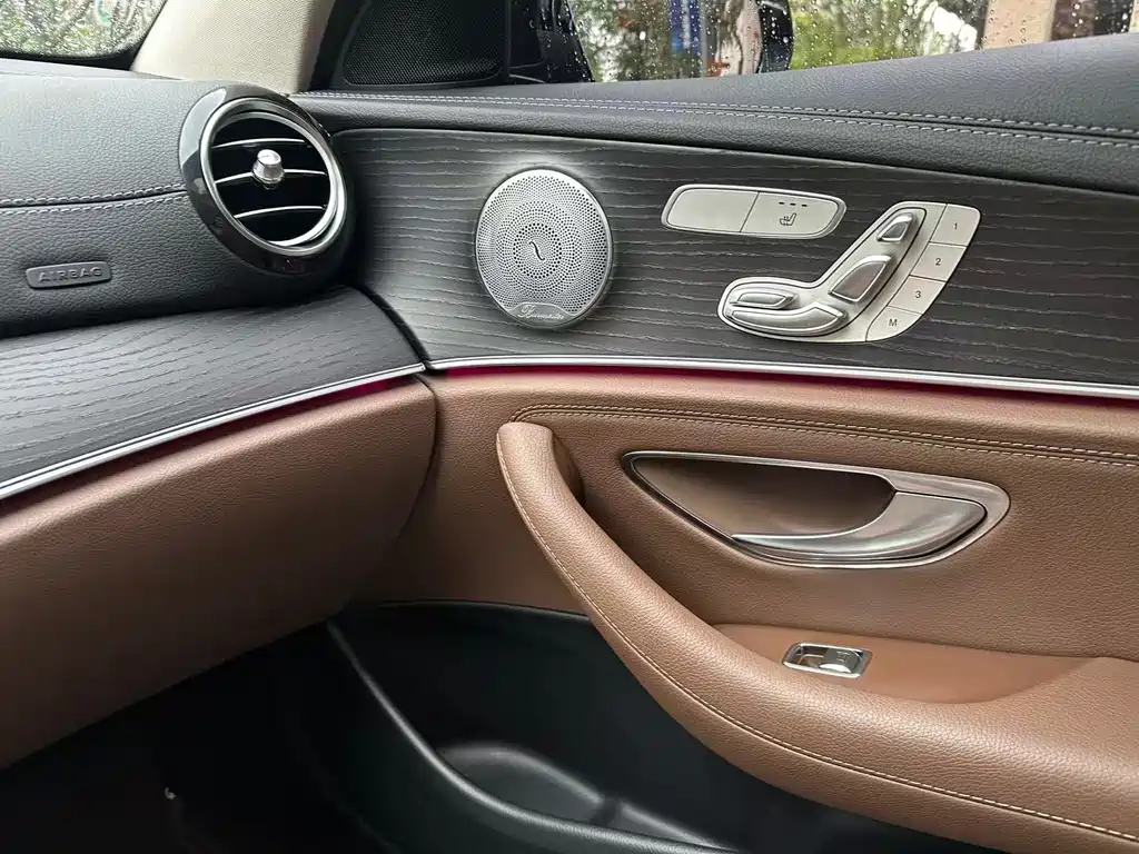 Mercedes-Benz E-Class 2020 — фото 16