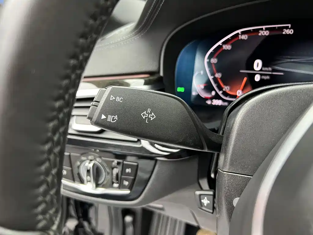 BMW 5 Series 2020 — фото 18