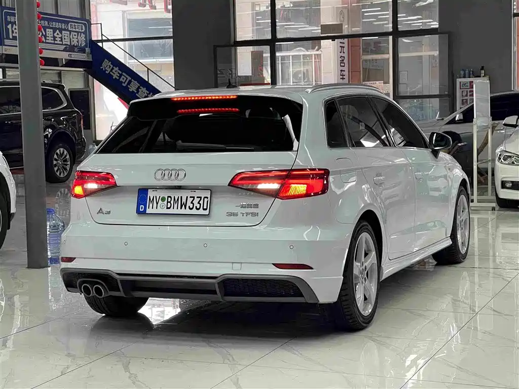 Audi A3 2019 — фото 6