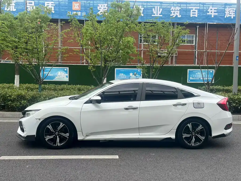 Honda Civic 2017 — фото 7