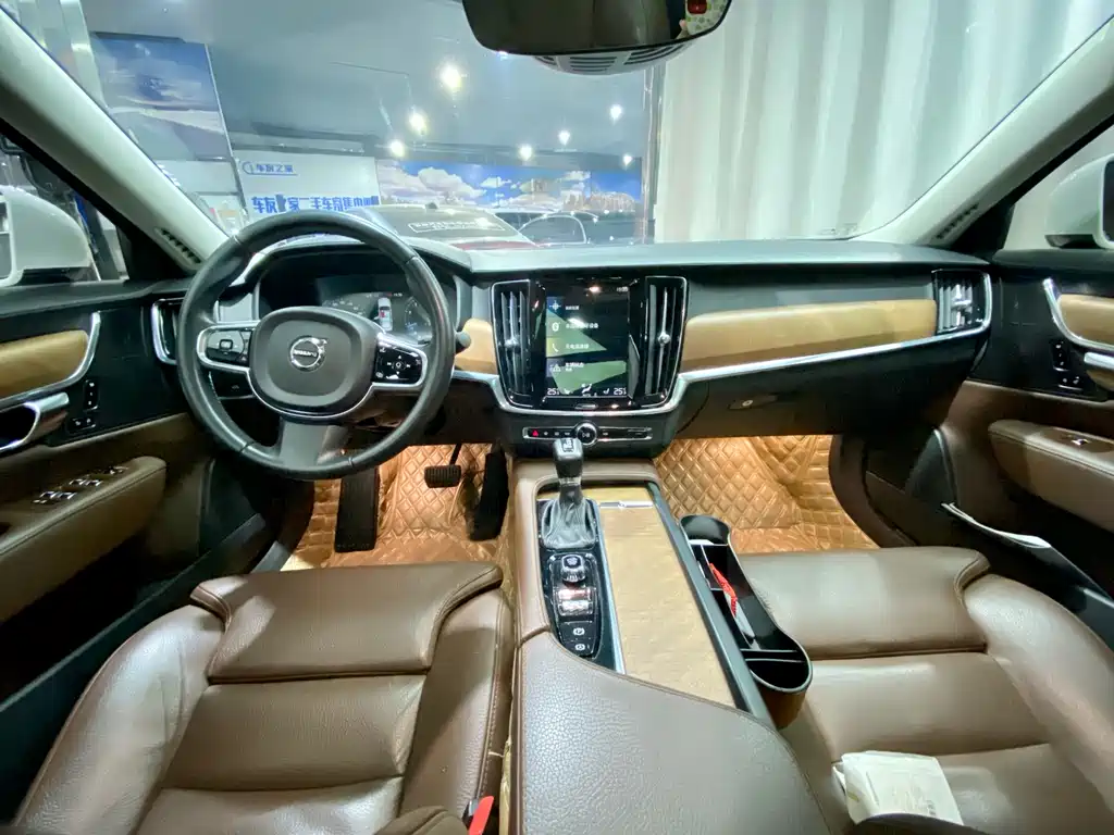 Volvo S90 2020 — фото 12