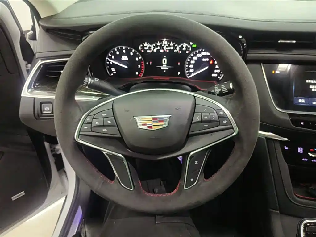 Cadillac XT5 2019 — фото 11