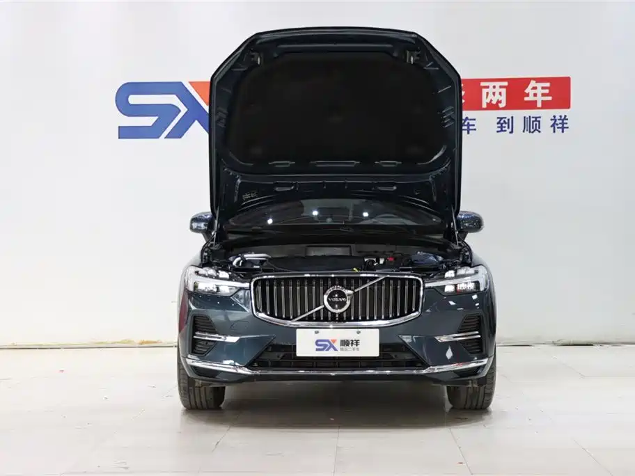 Volvo XC60 2022 — фото 18