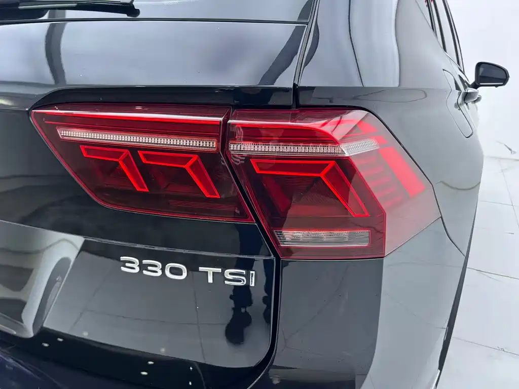 Volkswagen Tiguan L 2023 — фото 6