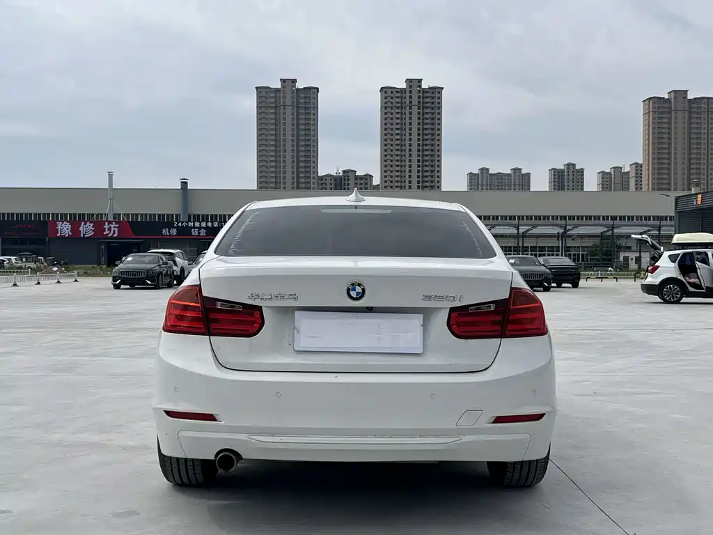 BMW 3 Series 2015 — фото 14