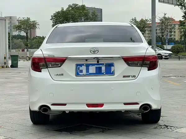 Toyota Reiz 2013