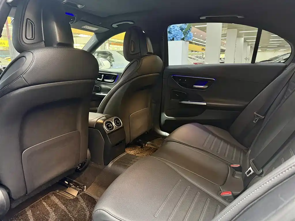 Mercedes-Benz C-Class 2023 — фото 11