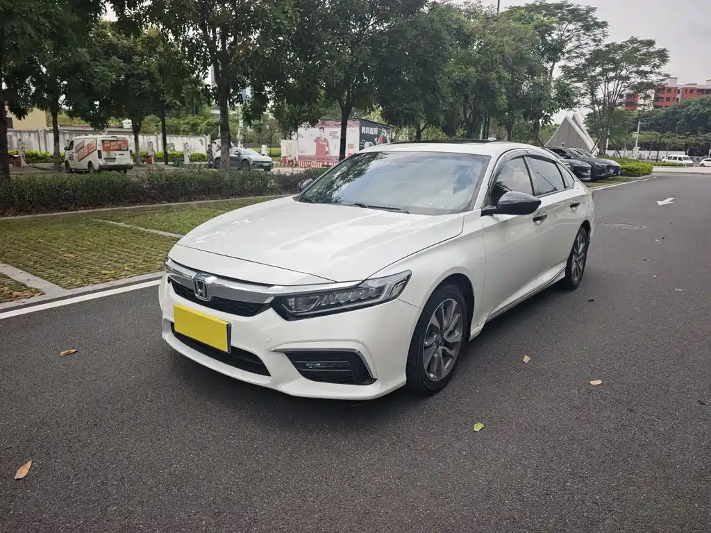 Honda Inspire 2019 — фото 1