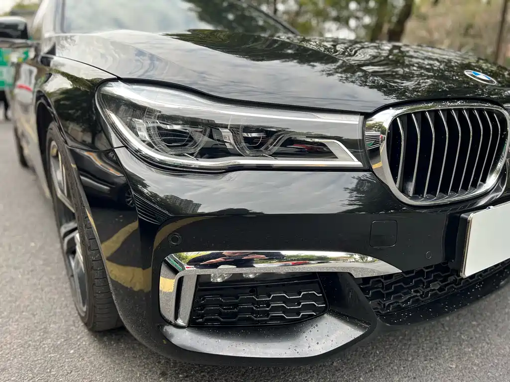 BMW 7 Series 2018 — фото 13