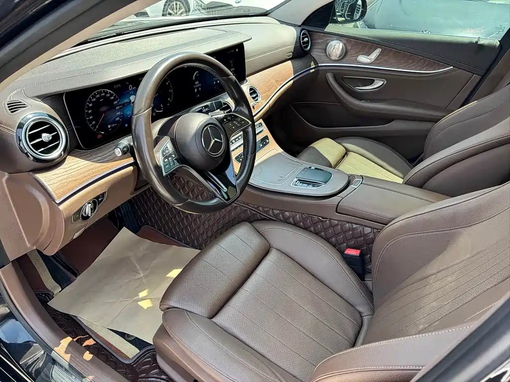 Mercedes-Benz E-Class 2021 — фото 12