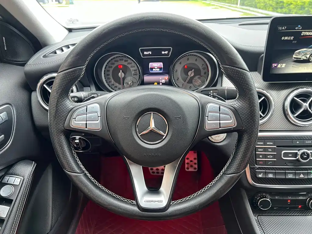 Mercedes-Benz GLA 2017 — фото 15