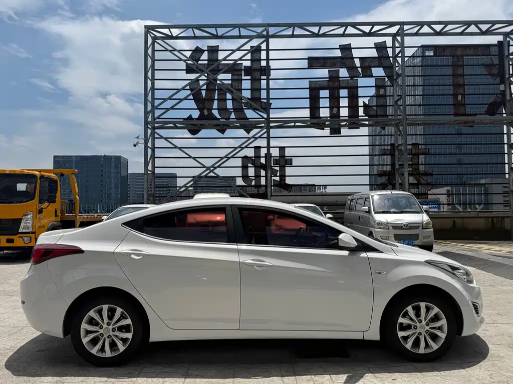 Hyundai Elantra Langdong 2017 — фото 4