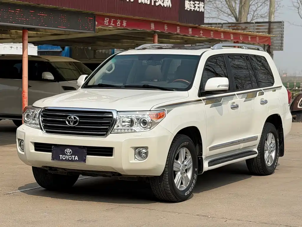 Toyota Land Cruiser 2016 — фото 1