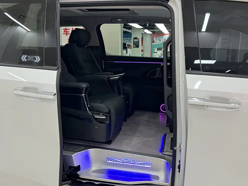 GAC Motor Trumpchi M8 2025 — фото 12