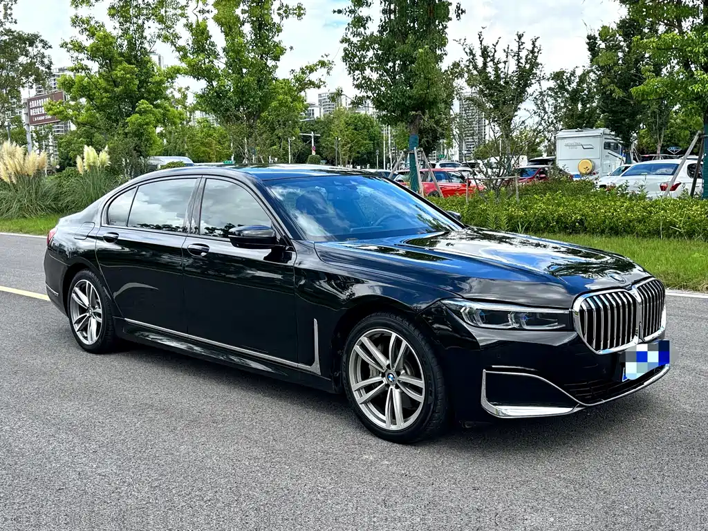 BMW 7 Series 2017 — фото 6