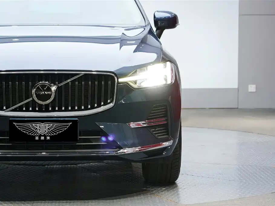 Volvo XC60 2024 — фото 2