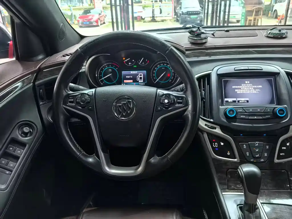 Buick LaCrosse 2016 — фото 12