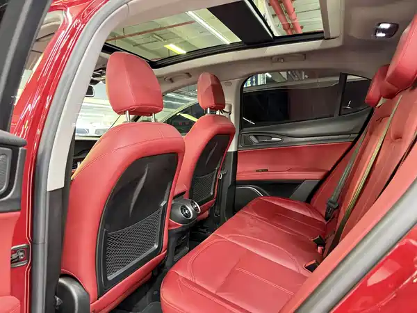 Alfa Romeo Stelvio 2017