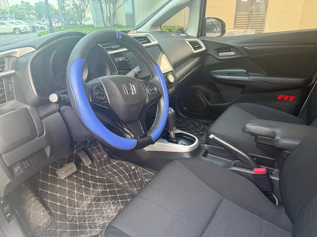 Honda Fit 2018 — фото 12