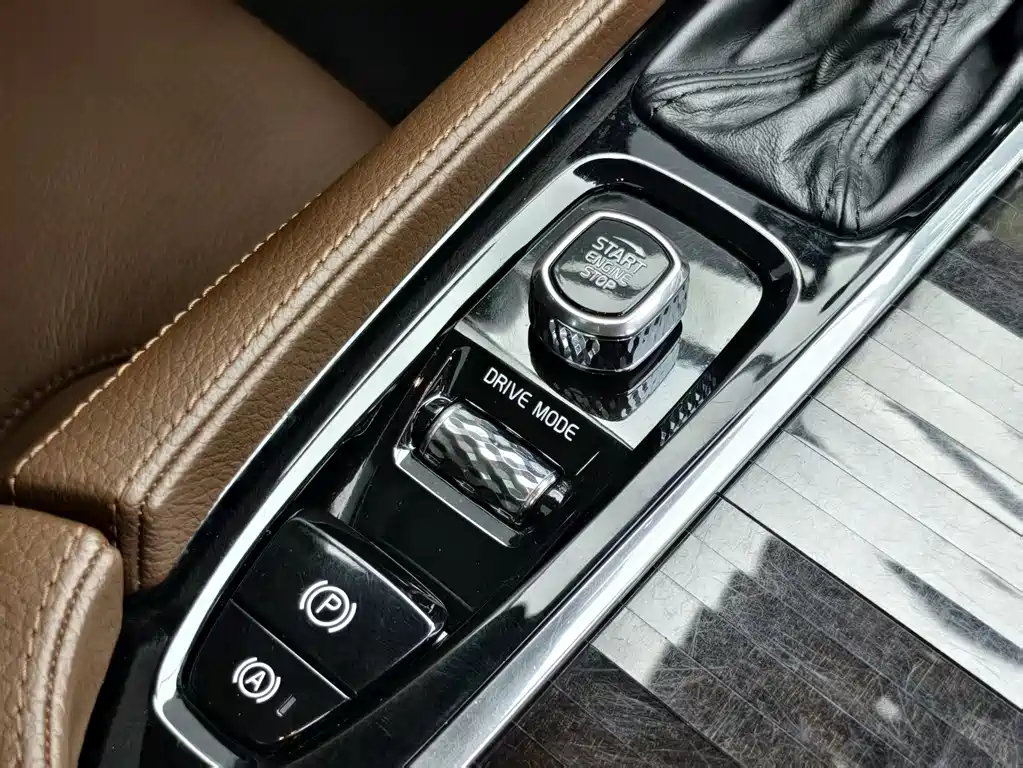 Volvo S90 2018 — фото 13