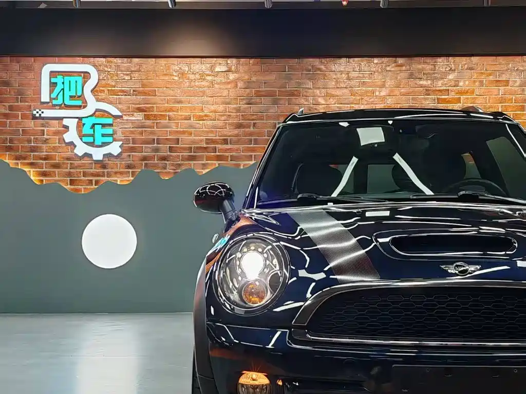 MINI Clubman 2012